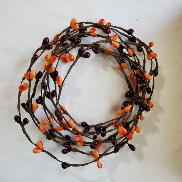 Fall / Autumn Orange / Burgundy / Red Pip Berry Garland 9 Feet – Home Décor - Picture 2 of 3